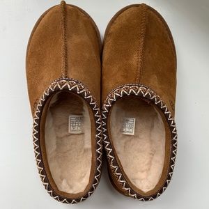 UGG Tasman Women’s Slipper Size 8 - Chestnut